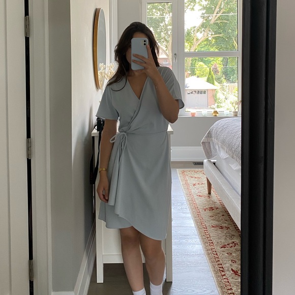 Aritzia Babaton Wrap Dress - Picture 2 of 5